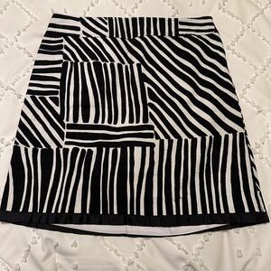 EUC Ann Taylor Zebra Stripe Mini Skirt Size 6 Petite